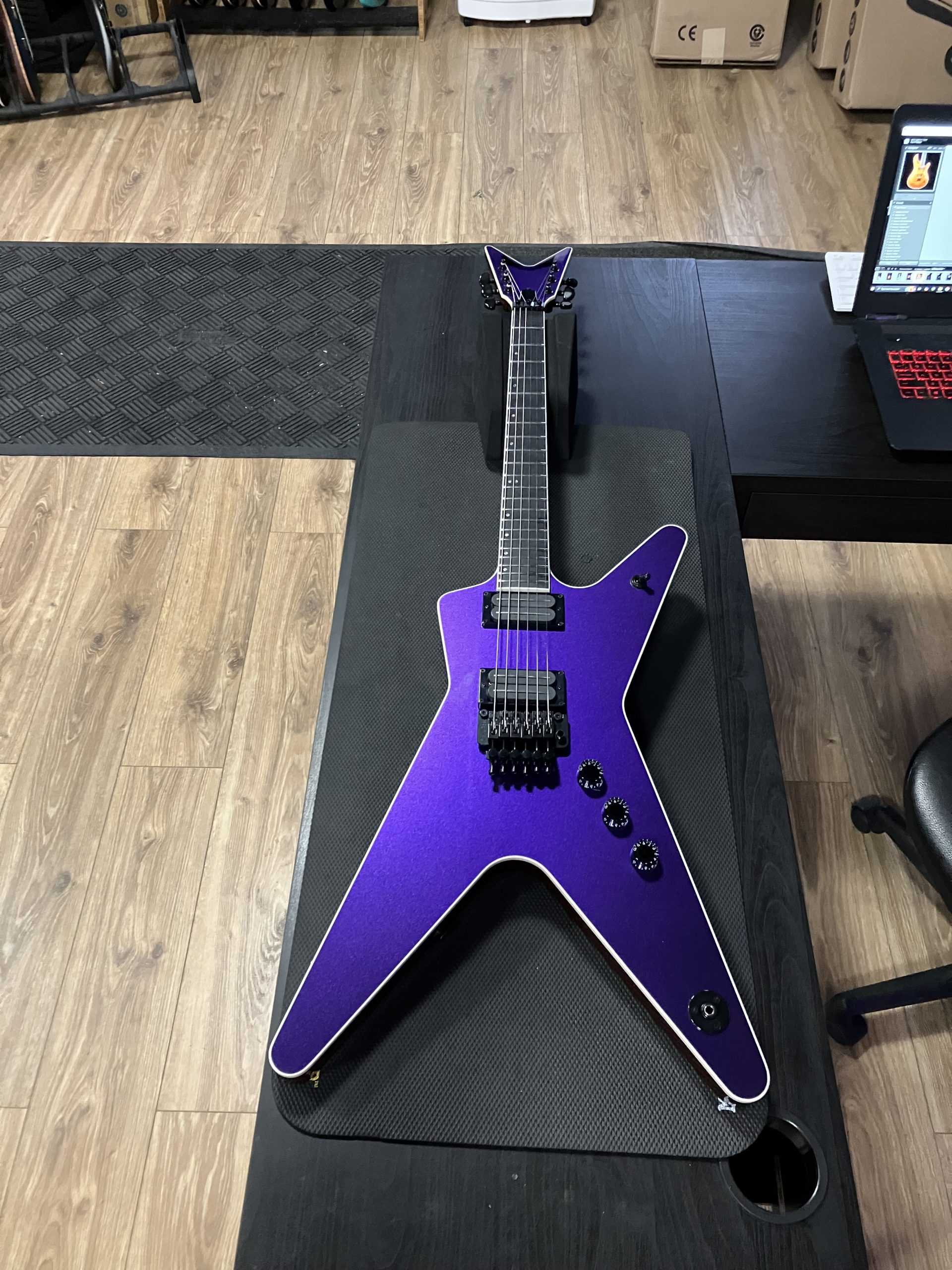 Dean USA ML Floyd Custom - Metallic Purple